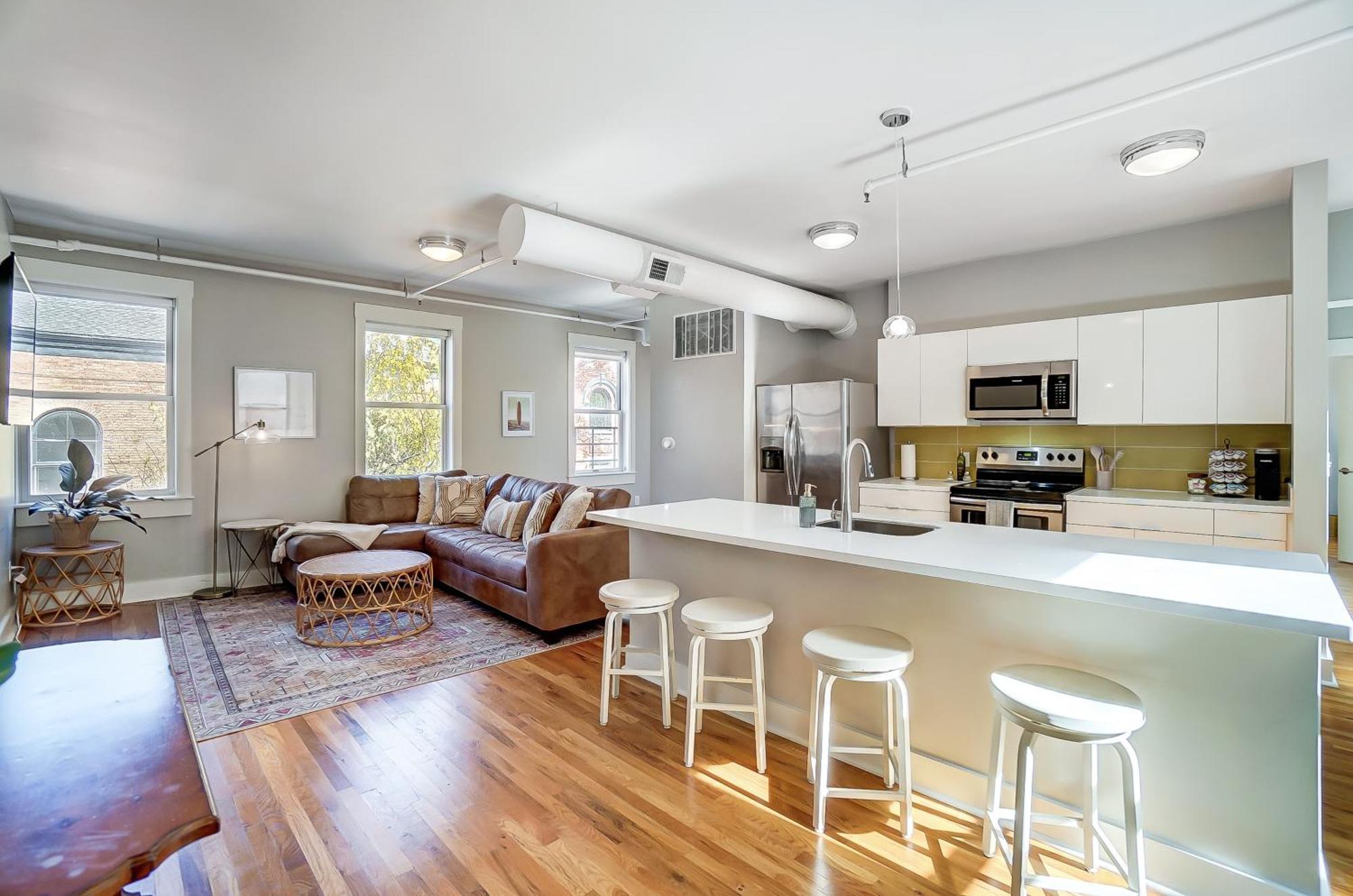 Sunny Downtown Apartment, Walk To Washington Park! Cincinnati Bagian luar foto